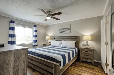 Beachy 4br 2 1/2 ba Beachfront condo w/ Waterview Hotels near The Boutique