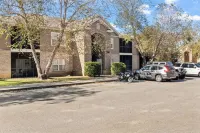 Fabulous Foley near the beach, ball fields, & OWA