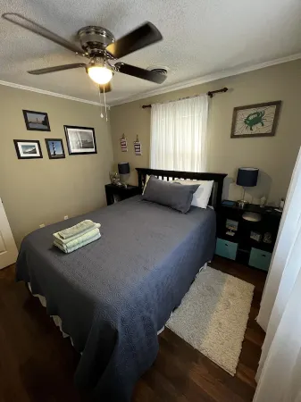 COZY COMFORT between the bay and the ocean.