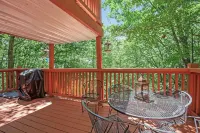 Cameo Tree Top Chalet - HOT TUB and Pet Friendly