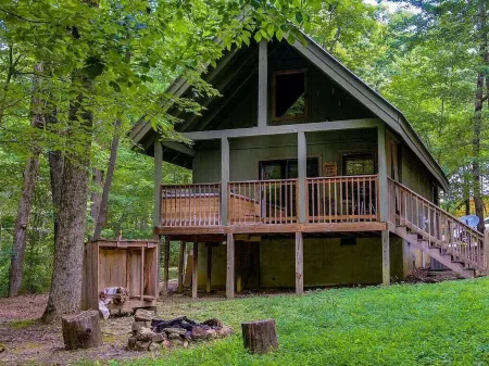 SOUTHERN CHARM w/ Hot Tub - Mountains Are Calling And We Must Go!!!