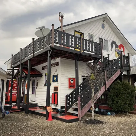 Rental House located TWO minutes walking distance to Ellicottville town!
