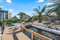 Waterfront-Heated Pool-Hottub-4bd-2BA-Paddle boat- Kayaks
