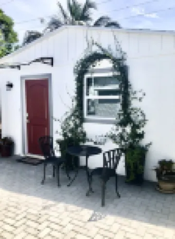 Red Door Cottage in West Palm Beach is a Hidden Gem