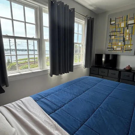 Beautiful Studio overlooking the Mystic River