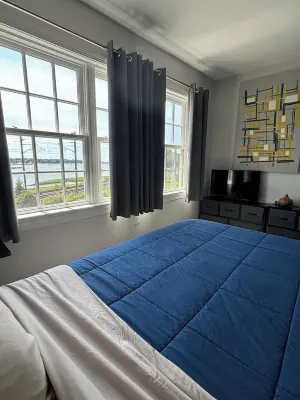Beautiful Studio overlooking the Mystic River