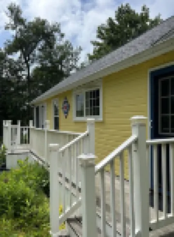 Lakeview property in private community. Lake & beach access. Swim/Kayak all day!