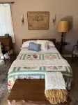 1930’s Guest Cottage and Vintage Shop with 1/2 Bath and Full Bed