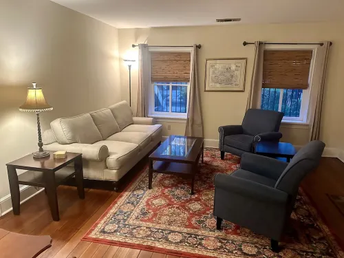 Fully furnished garden apartment located 1.5 blocks from beautiful Forsyth Park.