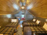 Professionally Decorated & Fully Stocked Luxury Home Near Frio River