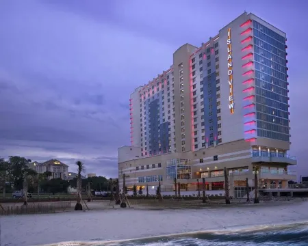 POOL with Heating option! 6-seater Golf Cart &GameRoom! Walk to Beach &Downtown! Отели рядом с достопримечательностью «Long Beach Yacht Club»