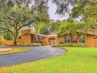 4 Bedroom With 4 King Beds, Pool and Arcade: 15 Min Drive To Clearwater Beach Отели рядом с достопримечательностью «Пинеллас Байк Трейл»