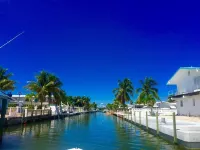 WOW!   PRIVATE POOL, OCEAN FRONT,  & DOCK Sister house next-door VRBO#1034656