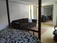 Spacious 1906 Victorian in-law apartment Hotel in zona the Red Door gallery