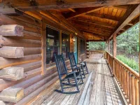 Cozy Cabin with Hot Tub; 5 miles to Harrahs Casino Hotels in Qualla