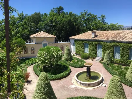 House with character with outstanding views. 5  to 9 persons