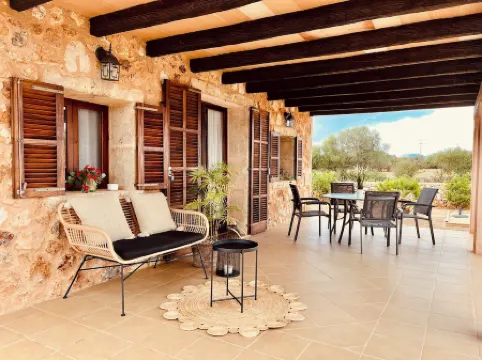 BEAUTIFUL VILLA WITH PRIVATE POOL JUST 20 MINUTES FROM "ES TRENC" BEACH