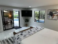 Luxe Oasis Mins to Beaches, Downtown, & Spring Training w/Private Heated Pool Hotels in Sarasota County