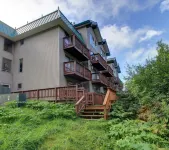 Two Bedroom Ski-in-Ski-out Condo at the base of Alyeska Ski Resort Các khách sạn ở 