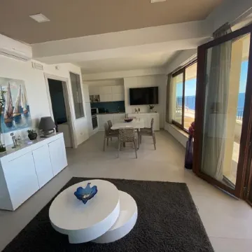 Villa sul Mare, il Mare Dalla tua Camera da Letto, 20 Scalini e ti Puoi Tuffare