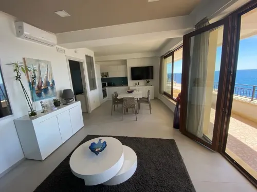 Villa sul Mare, il Mare Dalla tua Camera da Letto, 20 Scalini e ti Puoi Tuffare