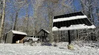 Camp Newbury: 100% off grid. 2 log cabins, pavilion, trails and shooting range.
