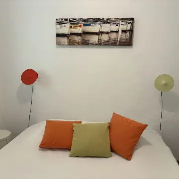 Cassis calanques apartment la rade, behind the port, nice view and parking