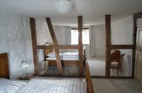 Artfully furnished vacation home with wellness area Hotel a Steffeln