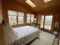 Ultimate privacy beside Sleeping Bear Dunes National Park, 3 miles to Empire