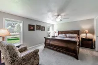 ⭐️ Riverbend Retreat ⭐️ Riverfront⭐️Relax by the fire