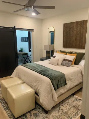 The Lively Oak - 3BD - 2BA Near DTown Mobile Hotels near Mobile Convention Center