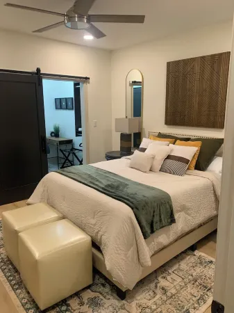 The Lively Oak - 3BD - 2BA Near DTown Mobile Отели рядом с достопримечательностью «Arthur R. Outlaw Convention Center»