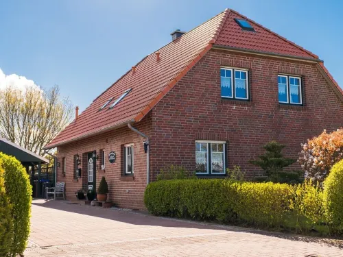 Quiet vacation apartment in Minsen Schillig on the natural beach