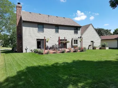 Spacious Home, Fireside Charm Hotel dekat Diver's Realm, Inc.