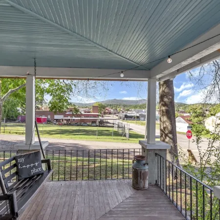 The Ouachita Depot- Large house/Perfect location