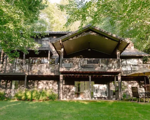Lakefront Retreat in Quite Cove on Luxurious Lake Toxaway Hotels in Hogback