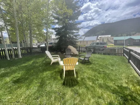 Charming home in the heart of Crested Butte town Отели в г. Крестед-Батт
