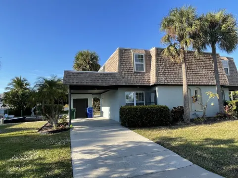 Stunning Canal Condo - Walk to Beach - Sleeps 4