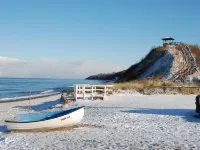 Comfort apartment with lake view, balcony, beach and. close to shopping, quiet, WiFi