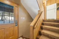 Ski in/Out at Lutsen Mountains. Family-Sized Base Camp, on the Trails in Lutsen!