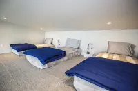 Eagle Peak Cabin- best views and private trail 월마트 슈퍼센터 주변 호텔