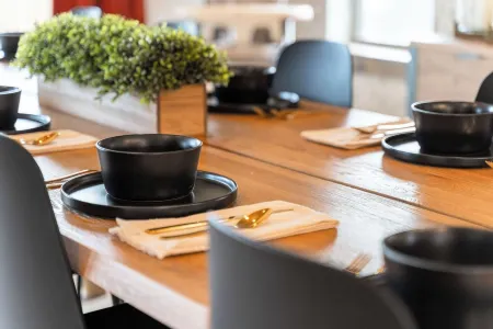 BEST LAKE VIEWS & Location. Pools, Hot Tub, Game Room!  Insta-Worthy! Sleeps 10