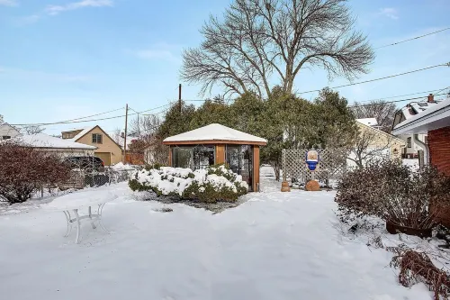 Charming Mid-Century Modern Eco-Friendly Home