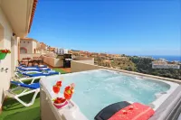 Penthouse Cala 4 with sea view, Jacuzzi,Costa del Sol,wifi,BBQ.
