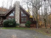 2 Bedroom Cabin  - 2 miles to Parkway