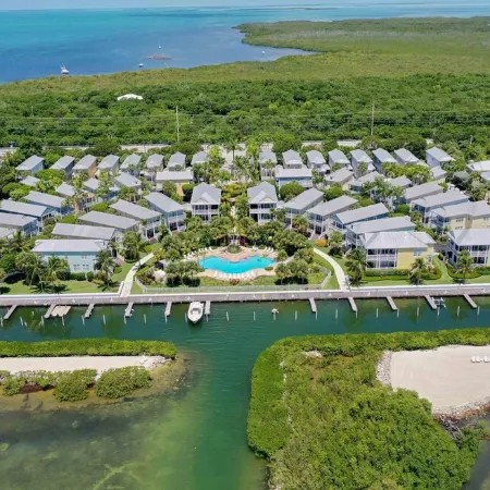 4 Bedroom House in Angler's Reef, Includes 31' Boat Slip. Islamorada, FL