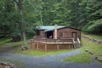 3BR Cabin Getaway: Hike & Swim Nearby! Modern, dog-friendly, wi-fi + king suite