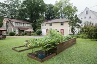 Bear House 1890, Johnson Retreat, Mins from Downtown, Perfect Luxurious Getaway!