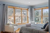 70 Acre White Mountain Estate - Trails, Views, Privacy