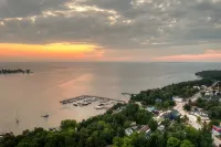 The Loft  – Stylish Walkable Egg Harbor Retreat, Pet-Friendly Stay